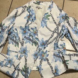 Ovi White and Blue Floral Blazer